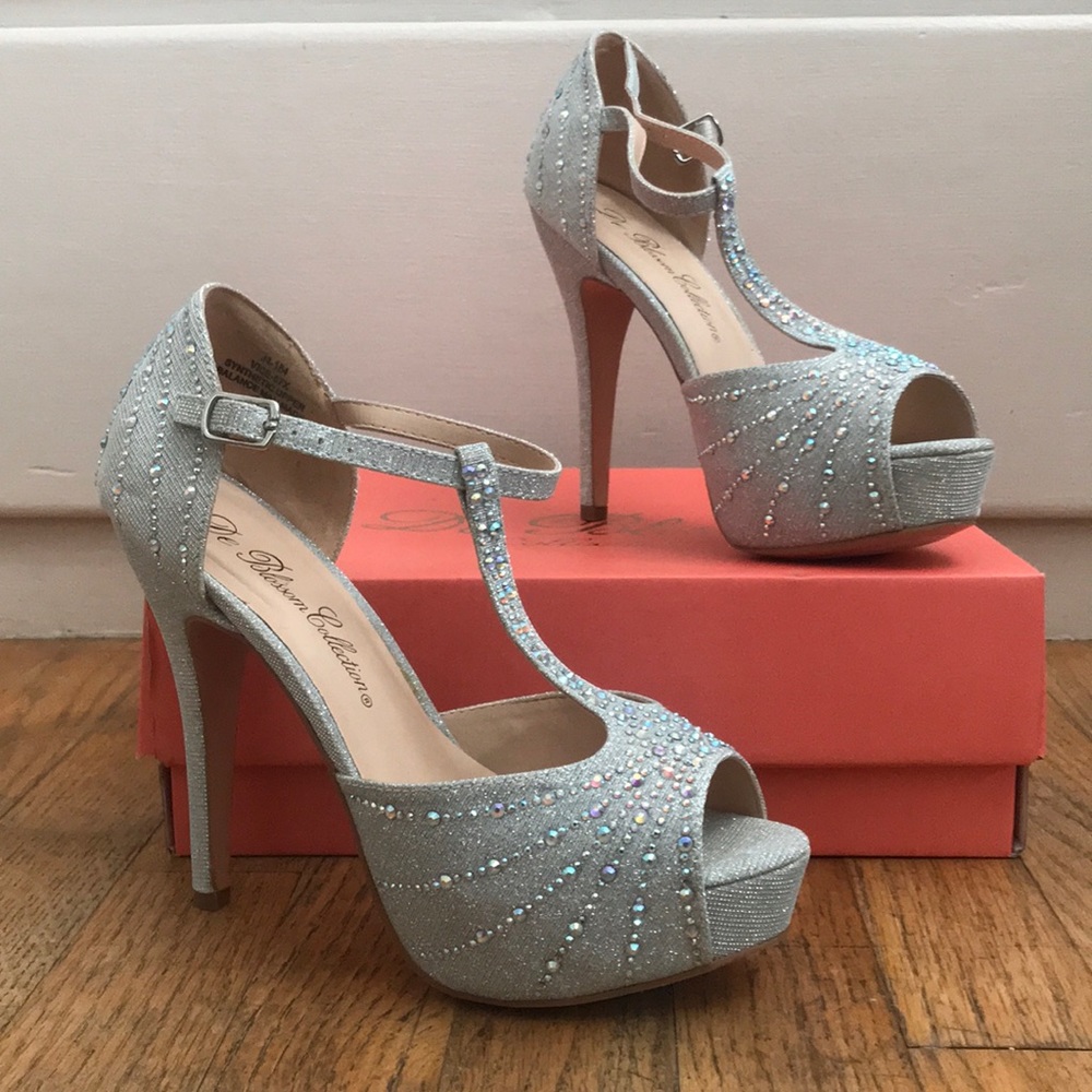 NEVER BEEN WORN HIGH HEEL DRESS SHOES✨✨